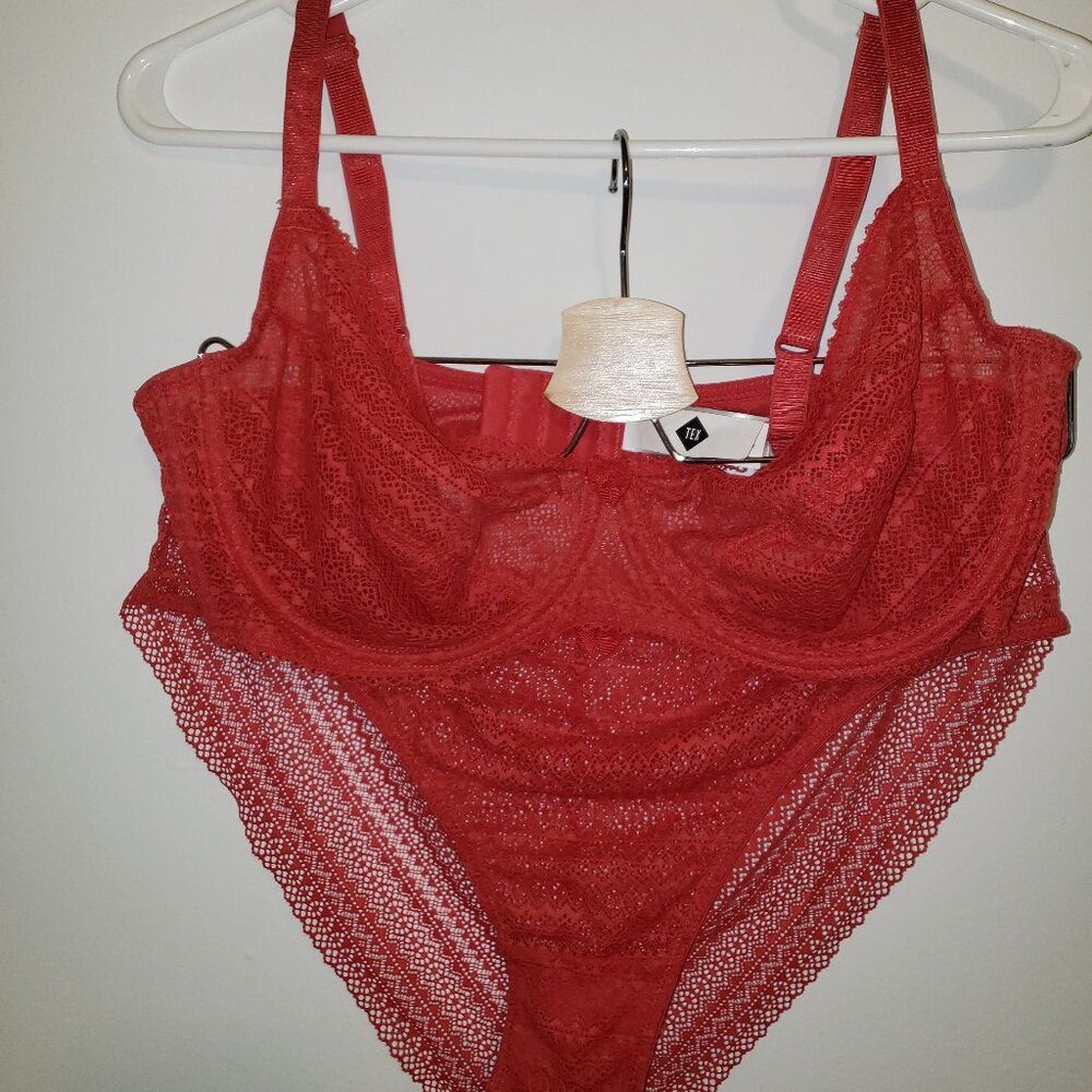 European Red Lace Bra & Panty Set 40DD XL